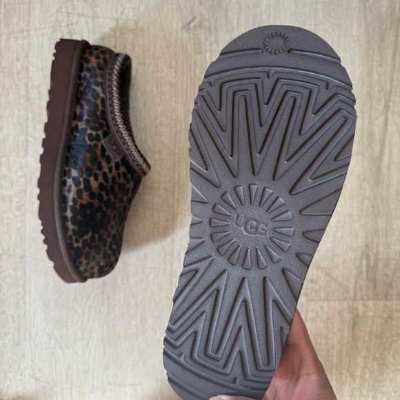 UGG Wmns Tasman Caspian Slipper ‘Burnt Cedar Cheetah’ 1158350-BCDR Size 8 NEW - Picture 12 of 13